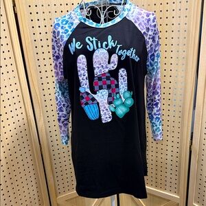 Southern Stitch We stick Together Black and Purple Cactus Print Top NWT